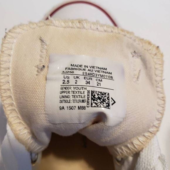 Converse Low Tops - Picture 6 of 7